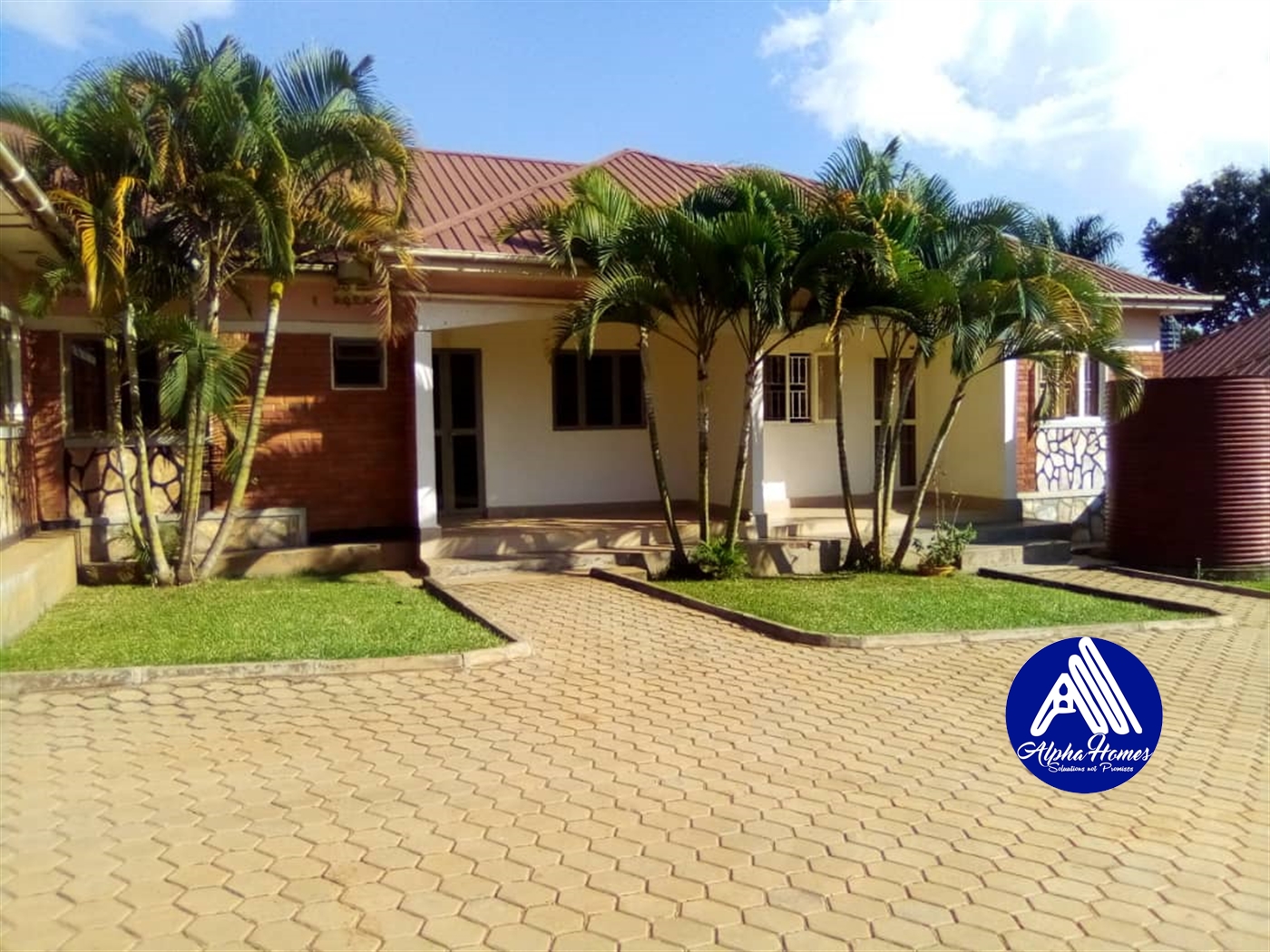 Semi Detached for rent in Mpererwe Kampala