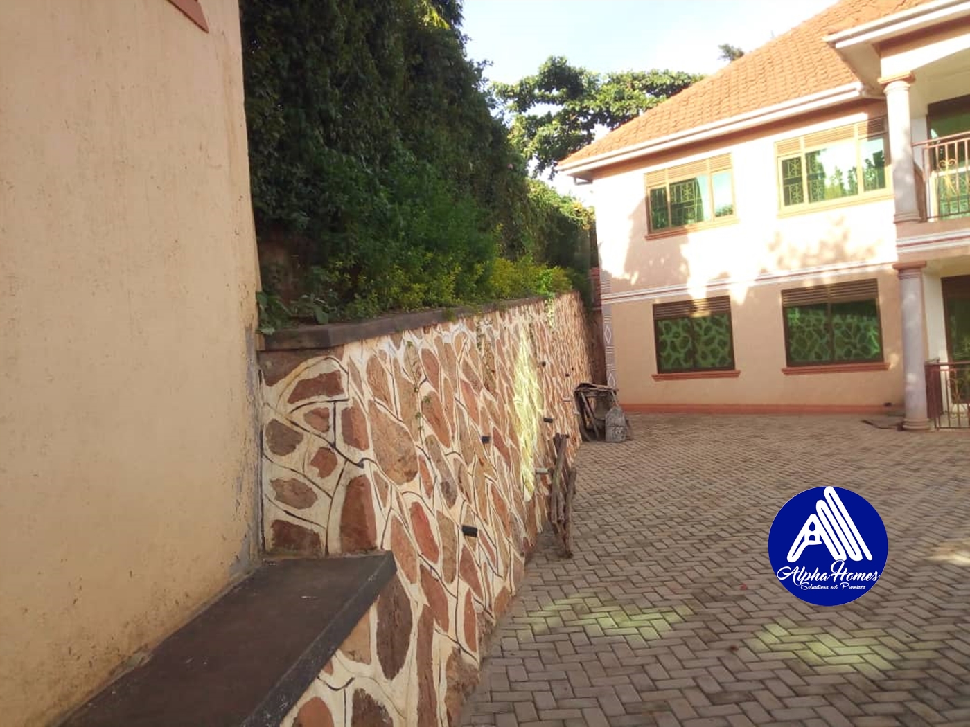 Storeyed house for sale in Seguku Wakiso