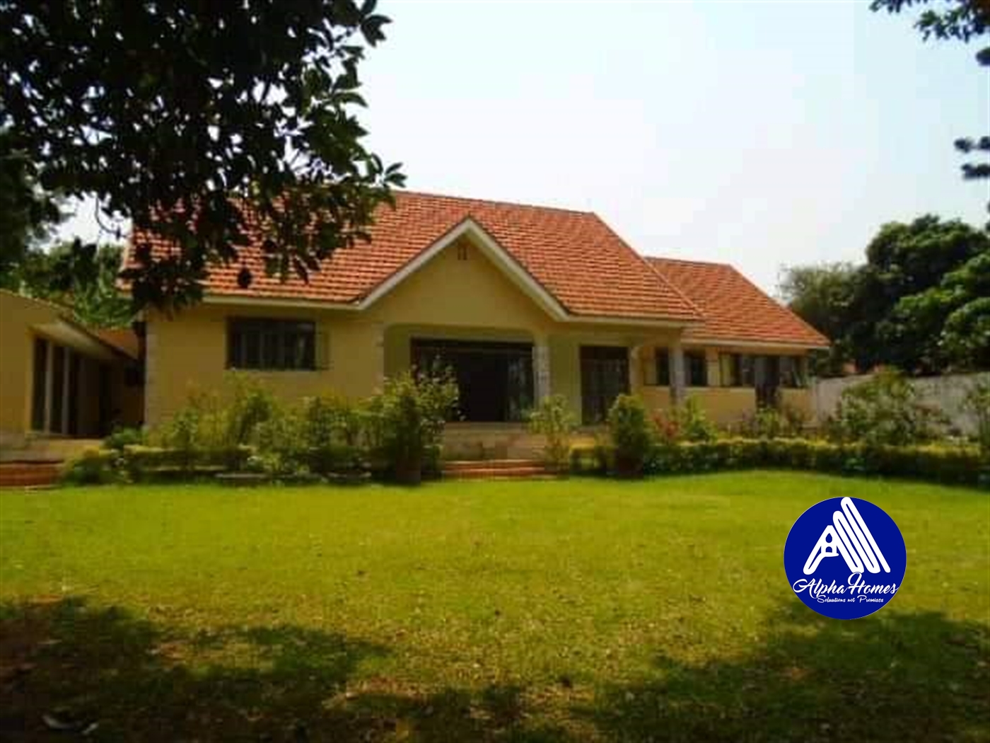 Bungalow for sale in Bukoto Kampala