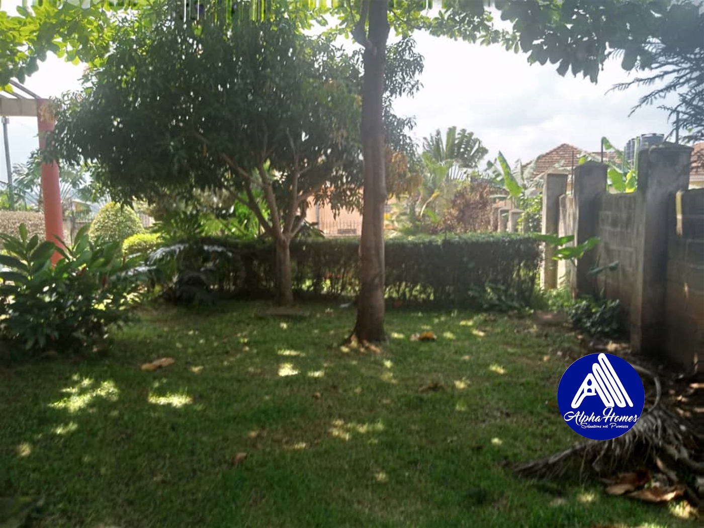 Storeyed house for sale in Bugoloobi Kampala