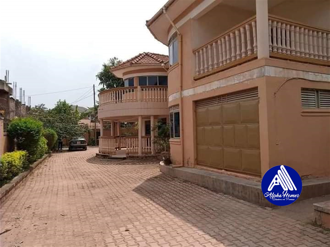 Storeyed house for rent in Kulambilo Kampala