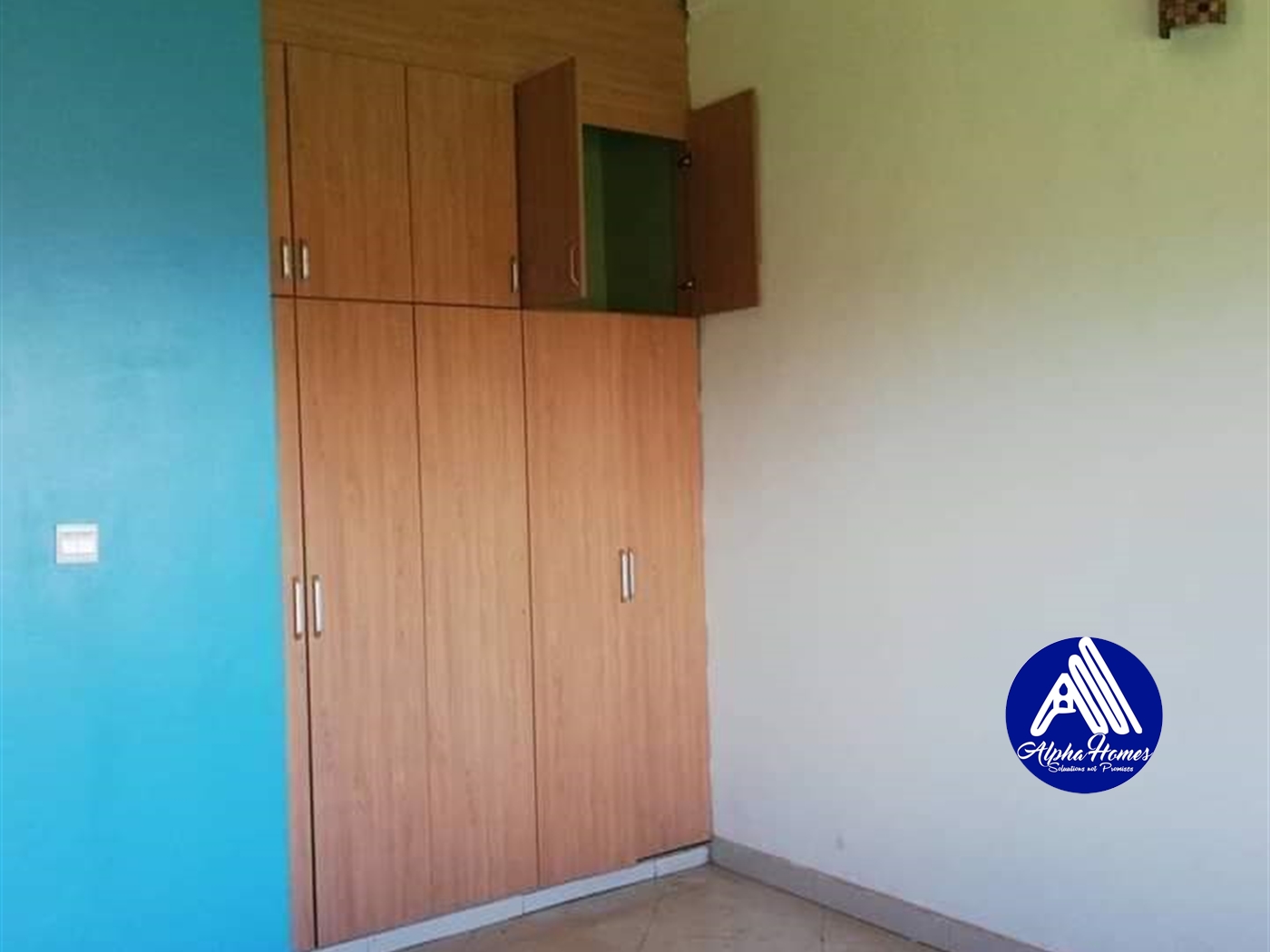 Storeyed house for rent in Kisaasi Kampala