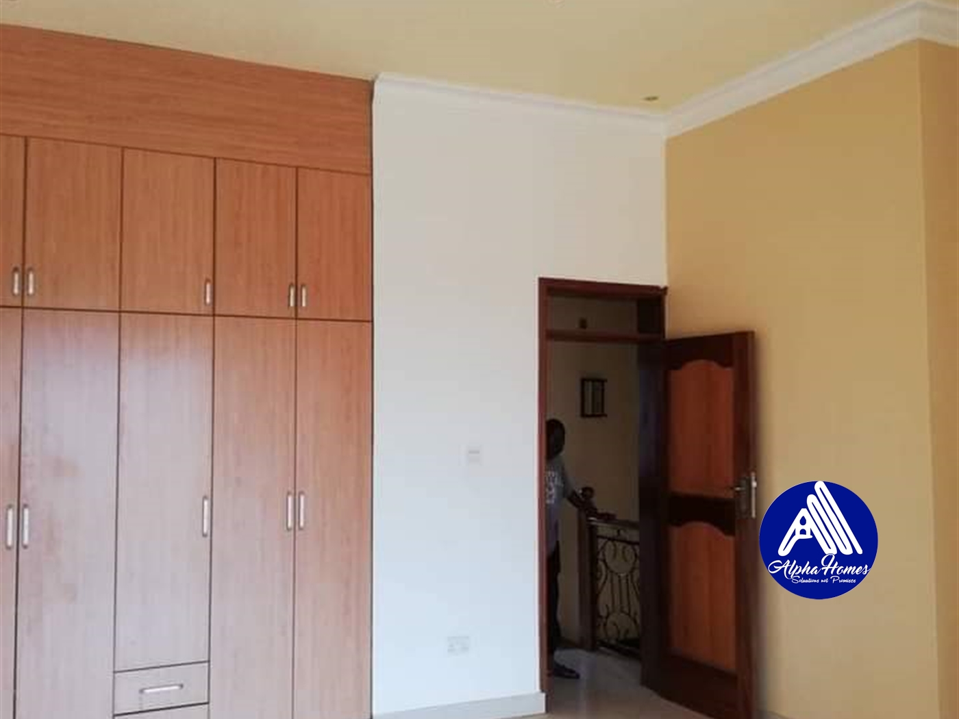 Storeyed house for rent in Kisaasi Kampala