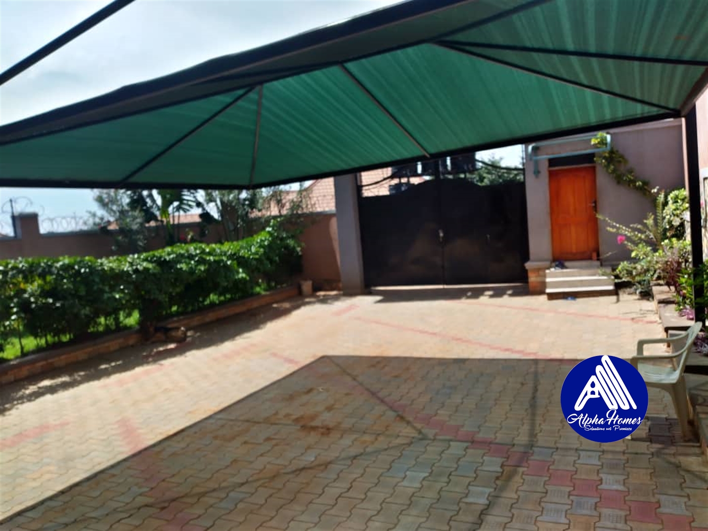 Storeyed house for sale in Kyaliwajjala Wakiso