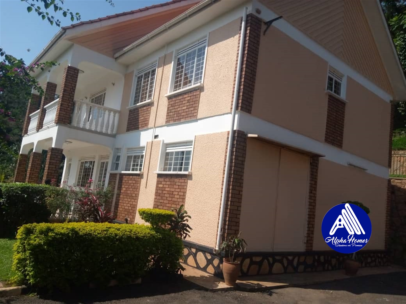 Storeyed house for rent in Kololo Kampala