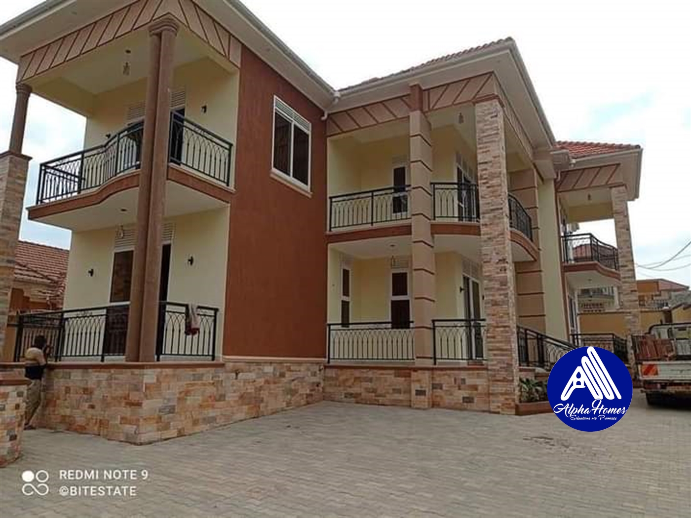 Mansion for sale in Kira Wakiso