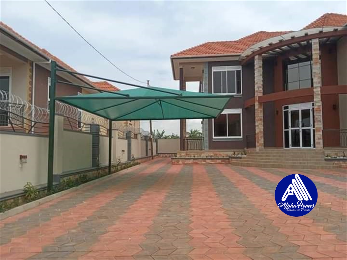 Mansion for sale in Bwebajja Wakiso