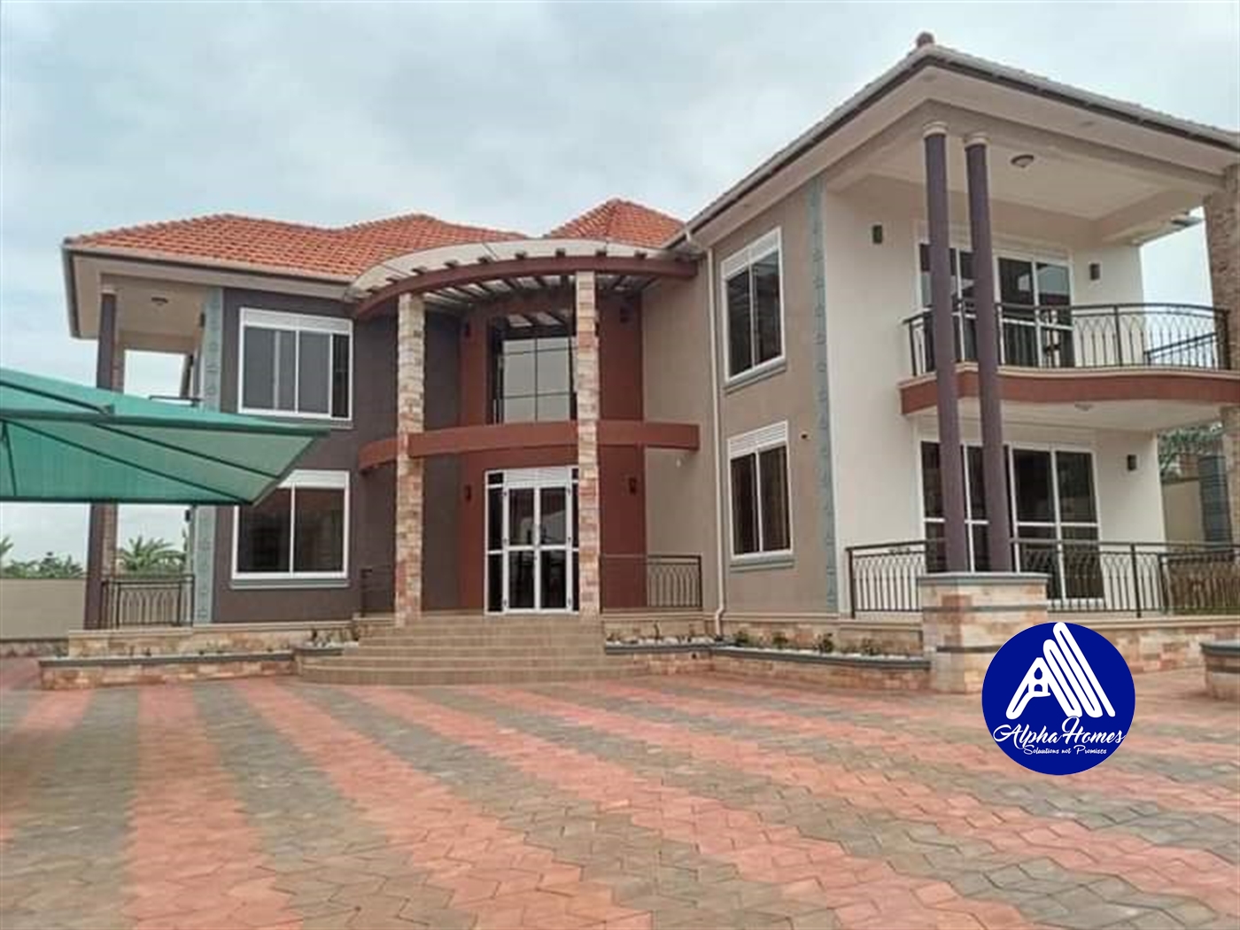 Mansion for sale in Bwebajja Wakiso
