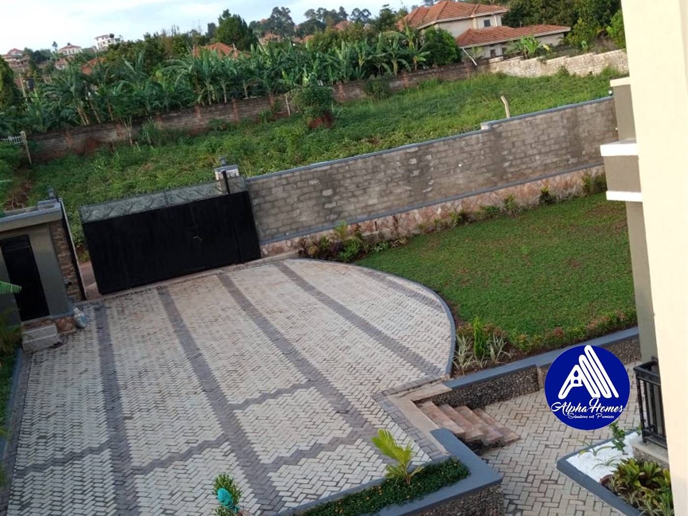 Mansion for sale in Bwebajja Wakiso