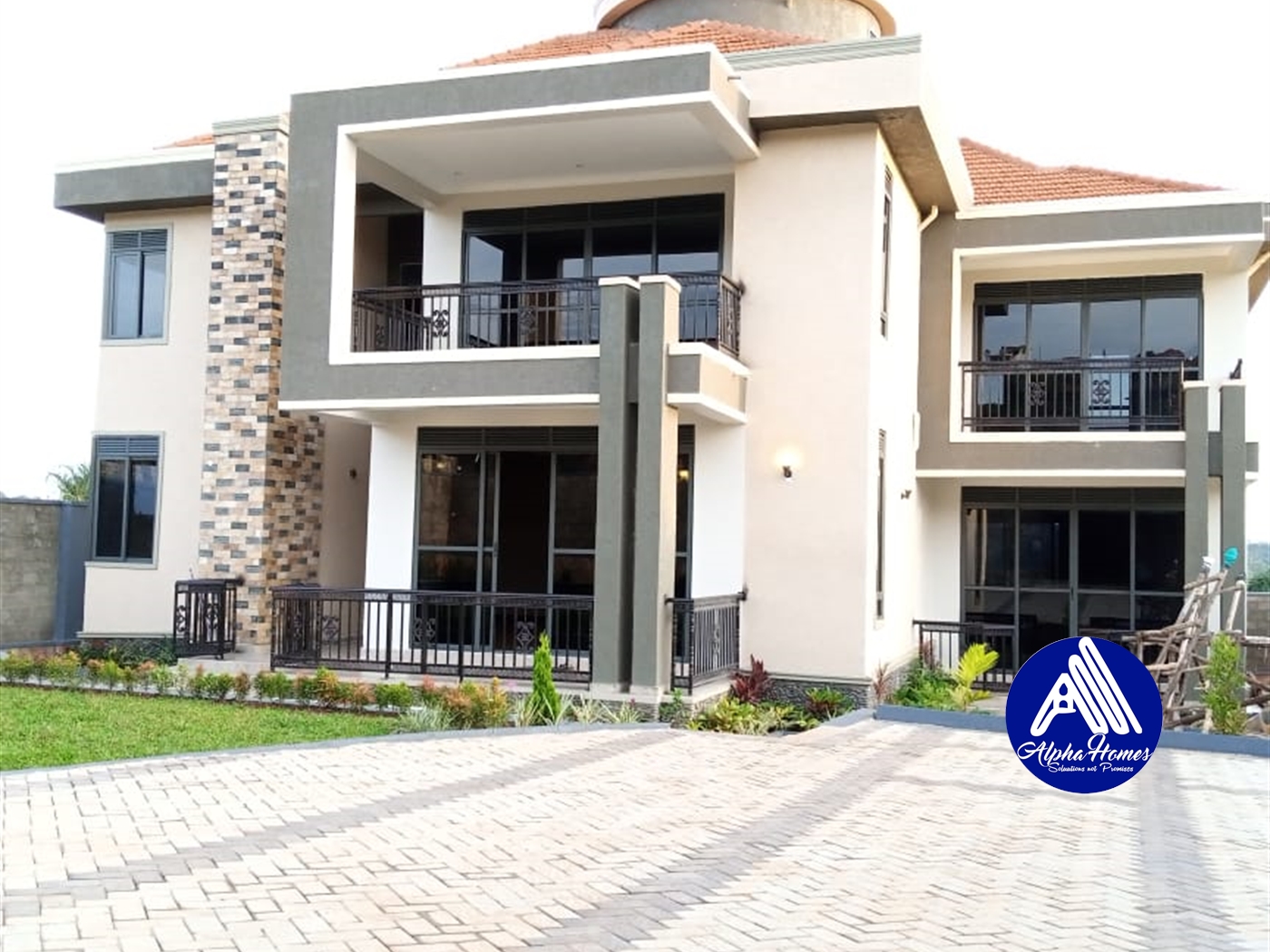 Mansion for sale in Bwebajja Wakiso