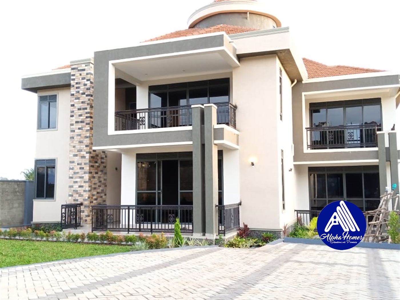 Mansion for sale in Bwebajja Wakiso