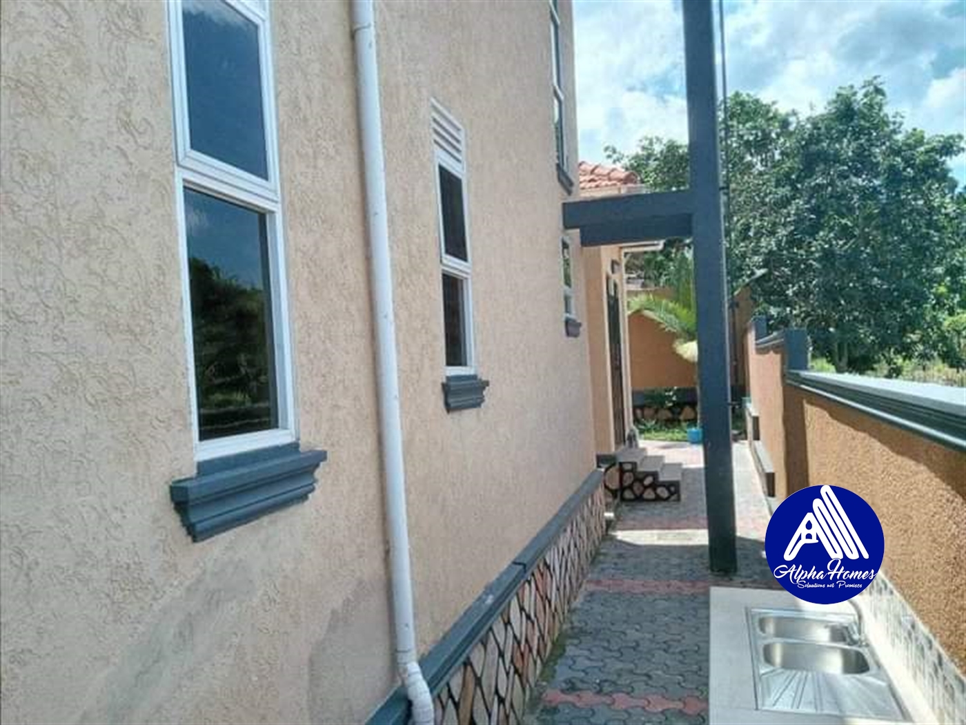 Storeyed house for sale in Munyonyo Kampala