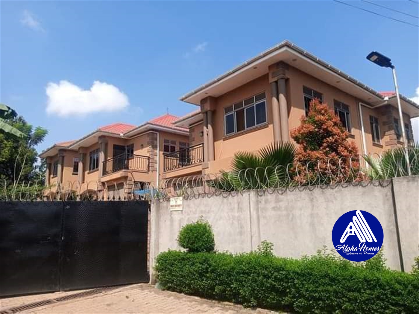 Duplex for rent in Kisaasi Kampala