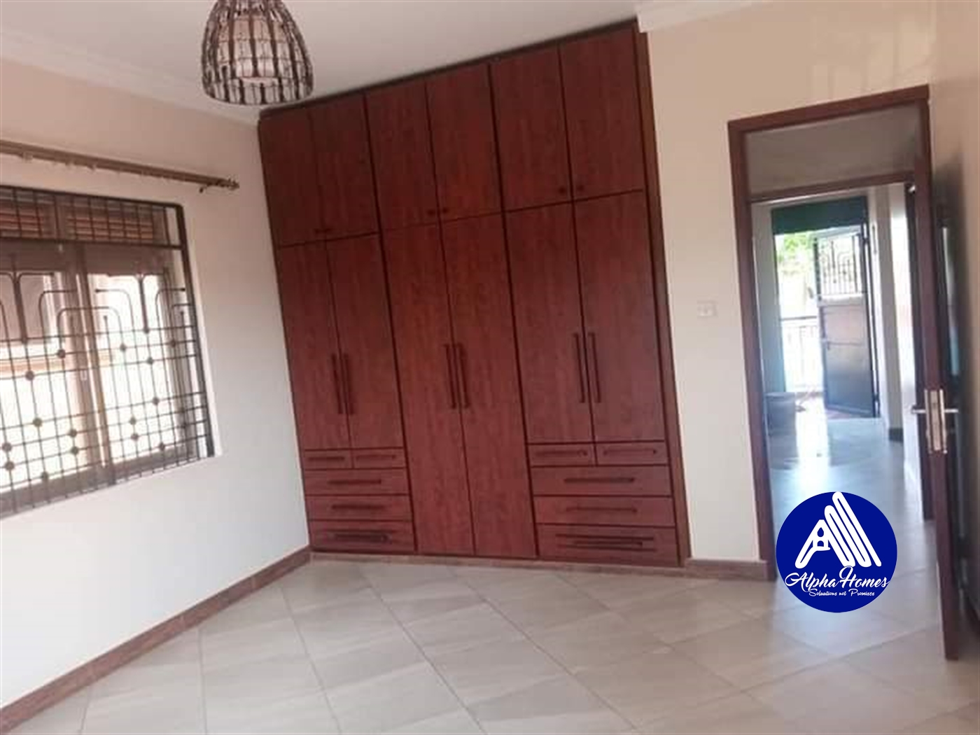 Duplex for rent in Kisaasi Kampala