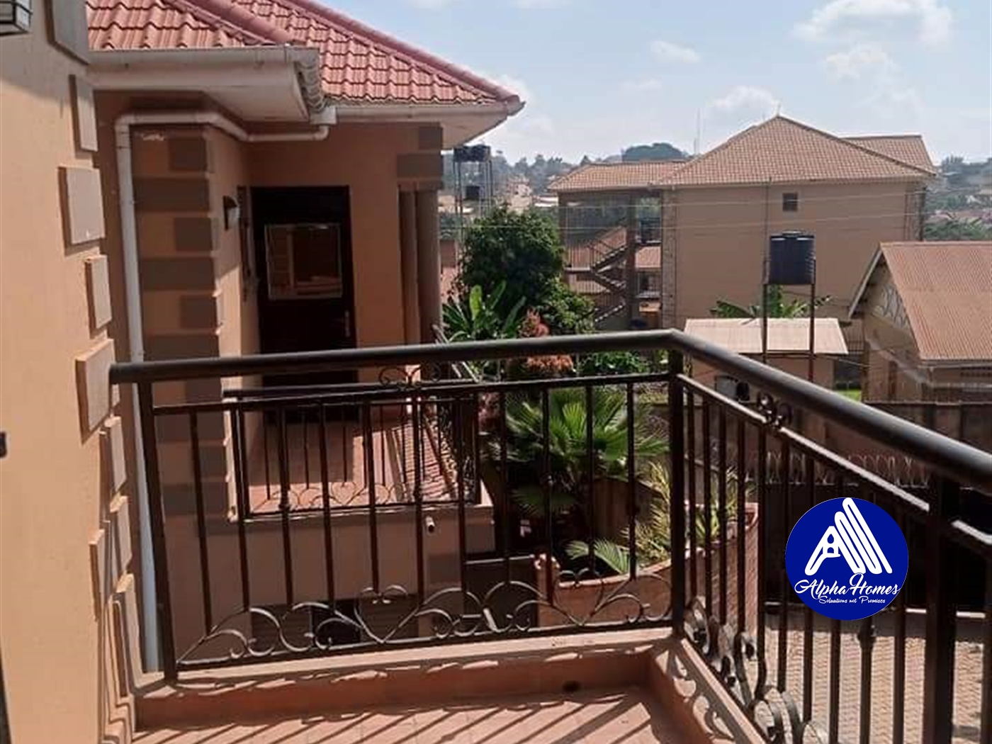 Duplex for rent in Kisaasi Kampala