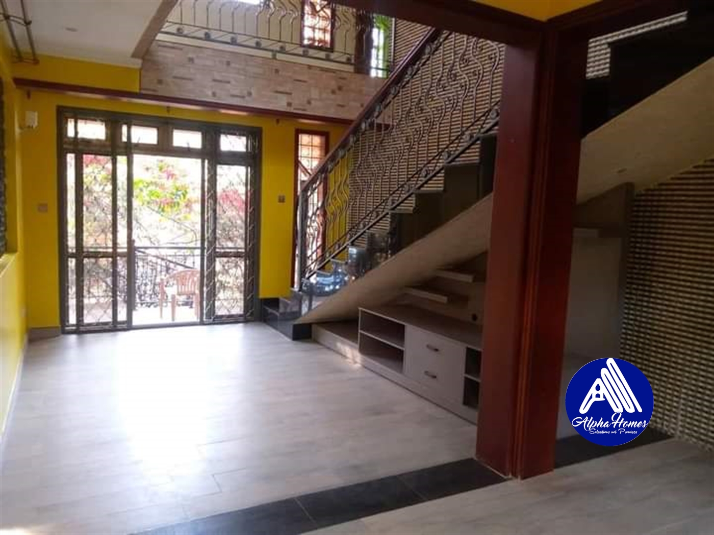 Duplex for rent in Kisaasi Kampala