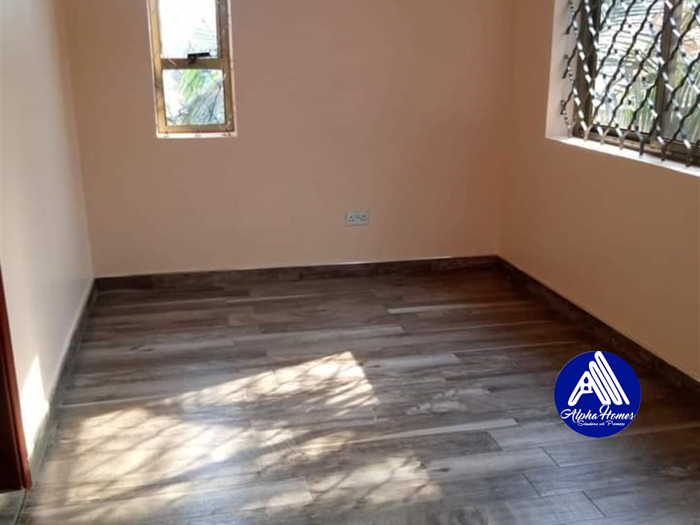 Duplex for rent in Kisaasi Kampala