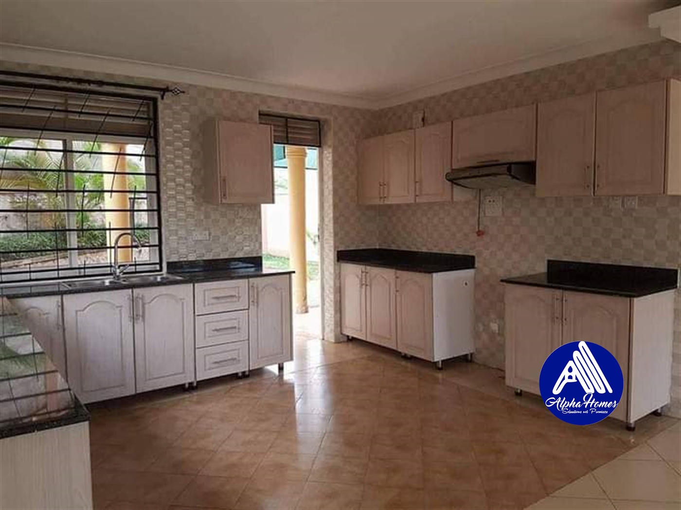 Villa for rent in Muyenga Wakiso