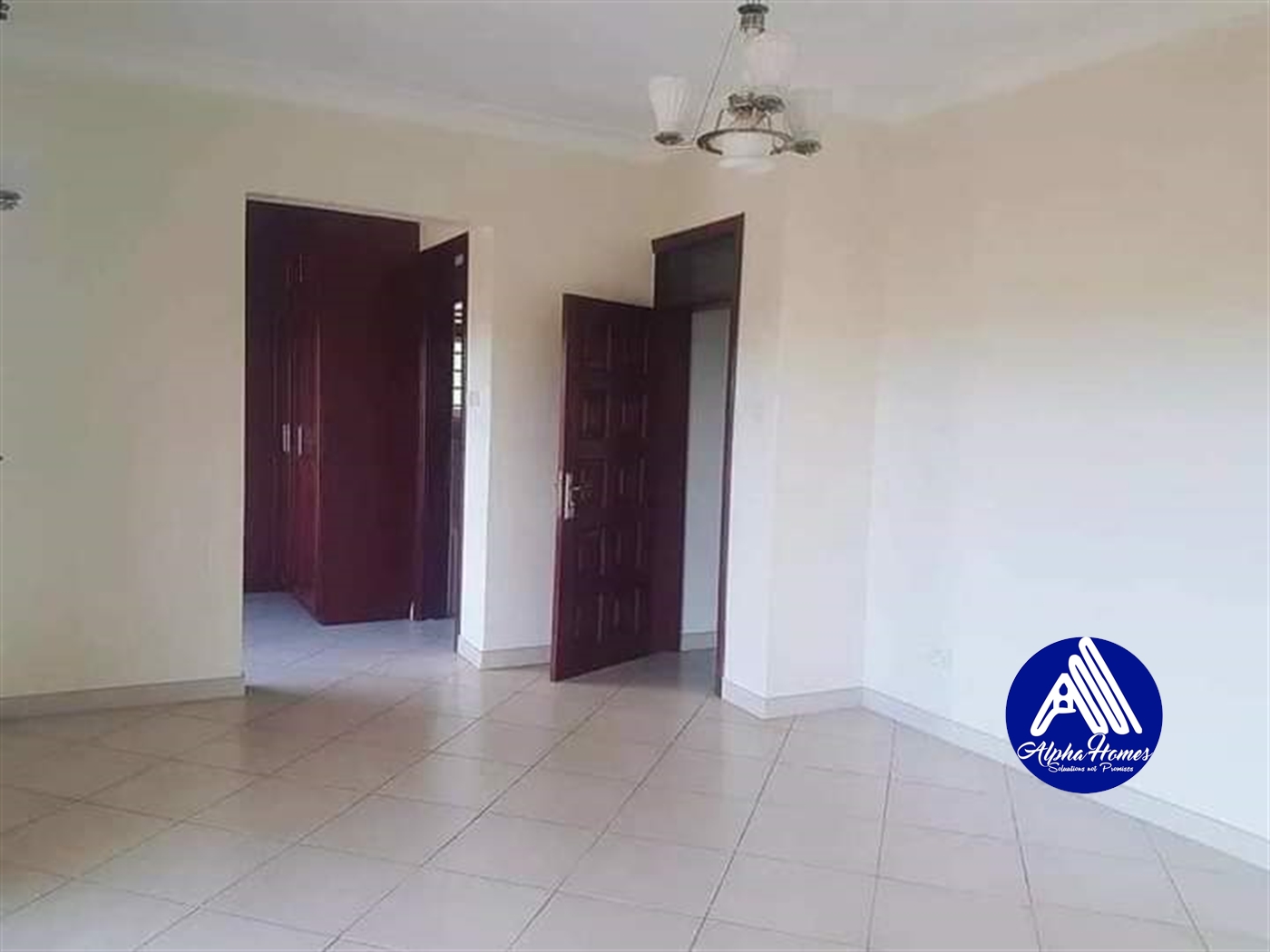 Villa for rent in Muyenga Wakiso