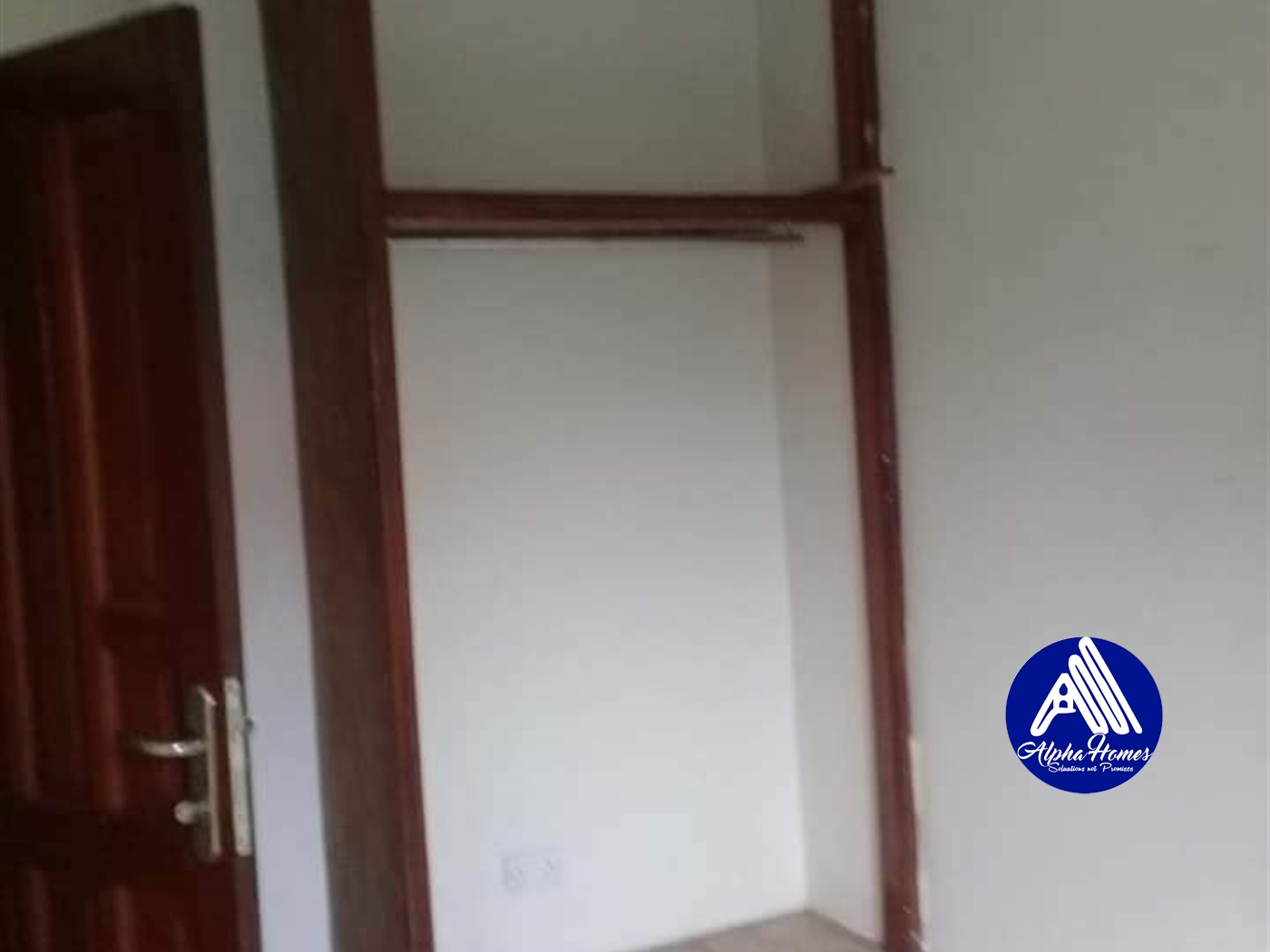 Semi Detached for rent in Mpererwe Kampala