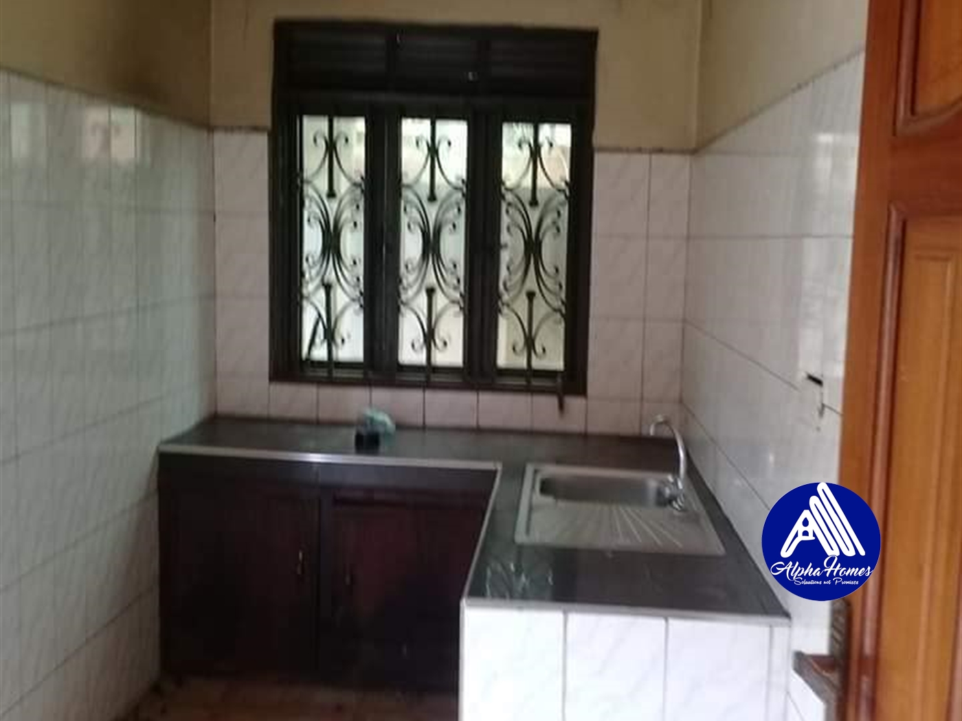 Semi Detached for rent in Mpererwe Kampala