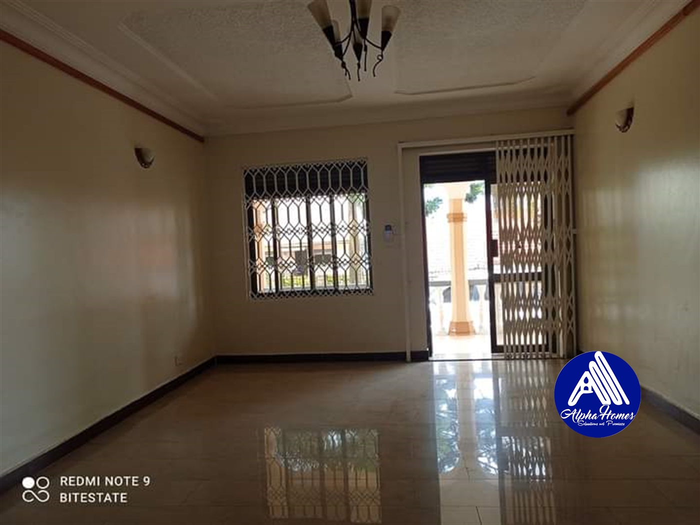 Bungalow for rent in Kiwaatule Kampala