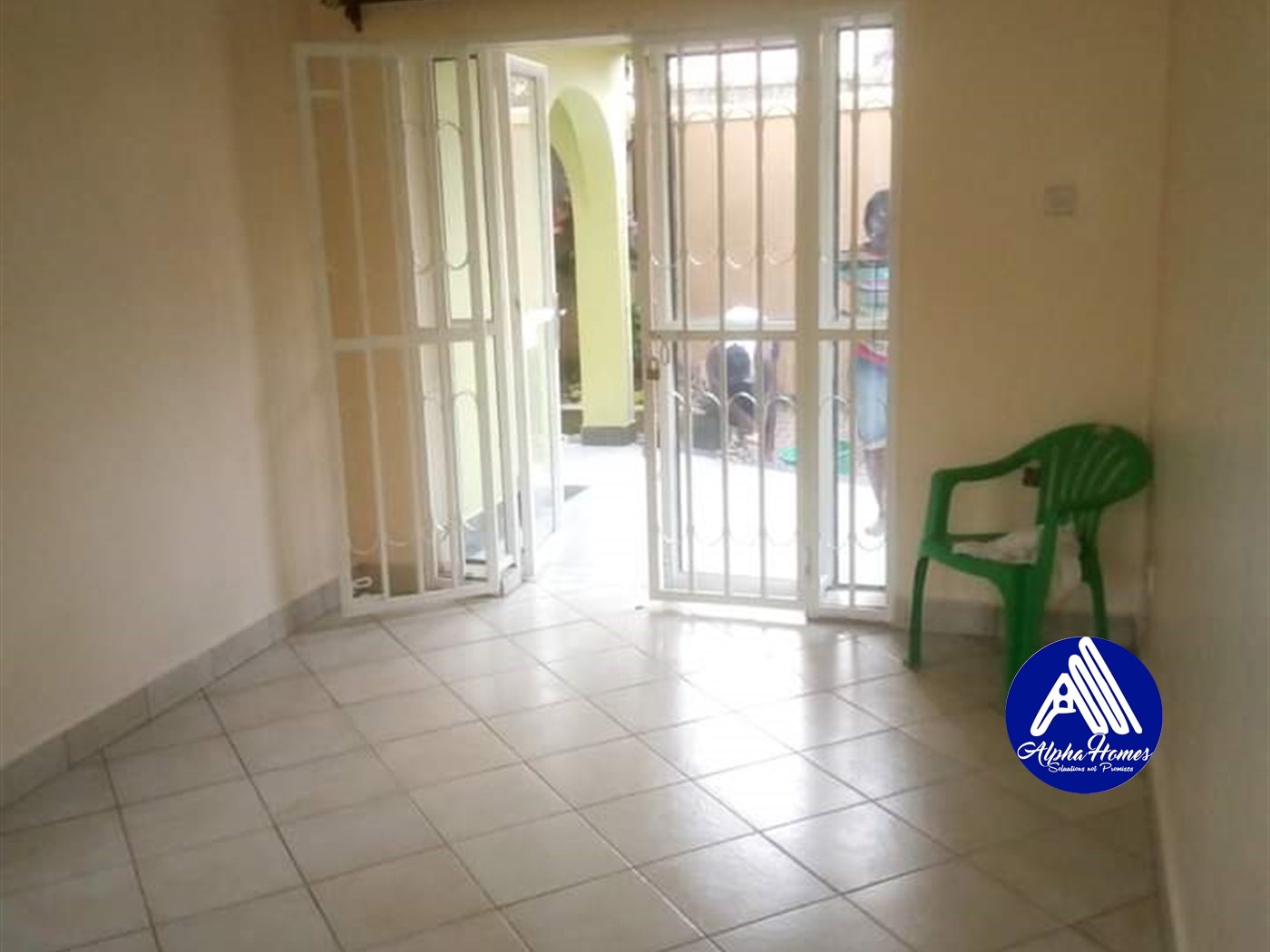 Bungalow for rent in Kiwaatule Kampala