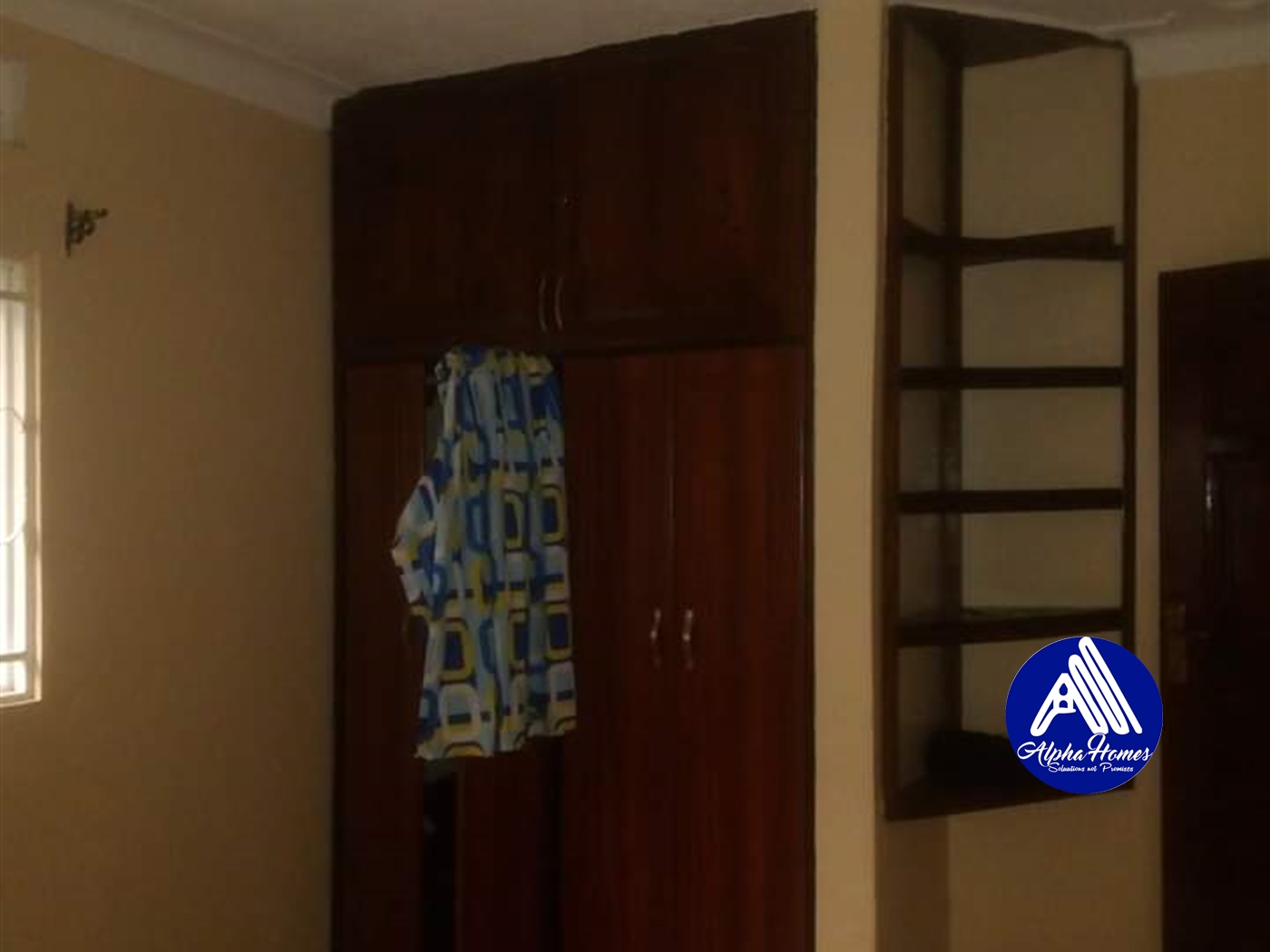 Bungalow for rent in Kiwaatule Kampala