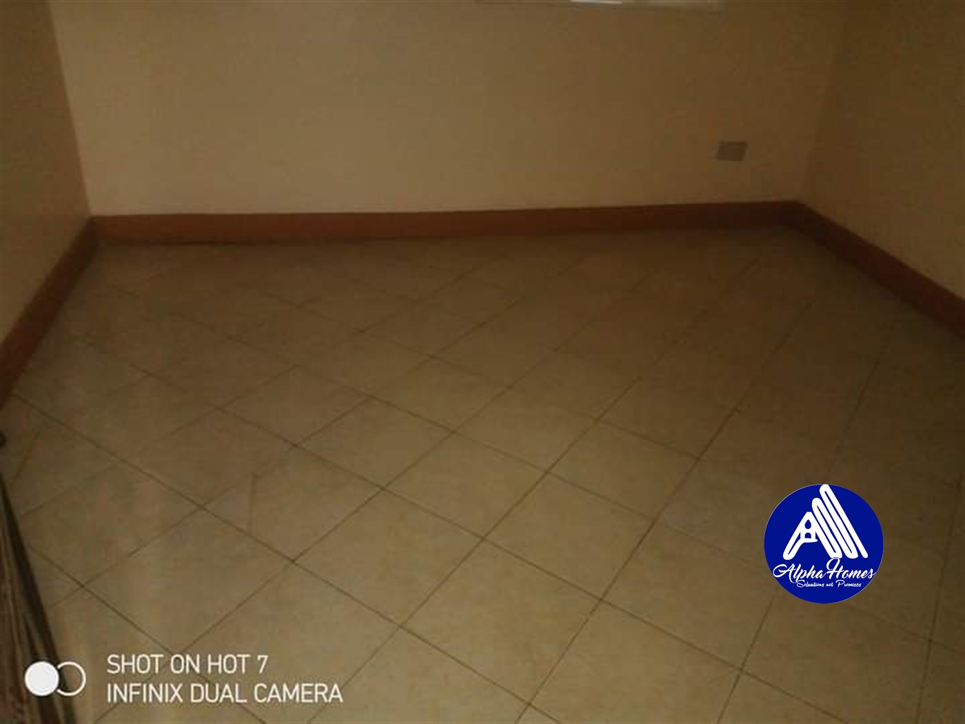 Bungalow for rent in Kiwaatule Kampala