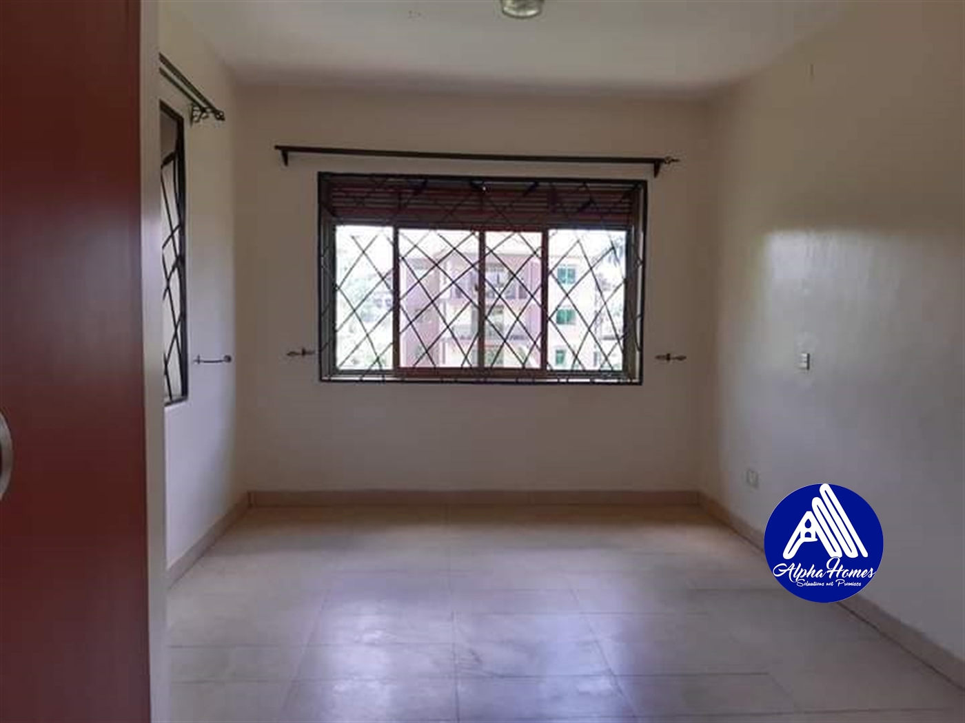 Bungalow for rent in Kiwaatule Kampala