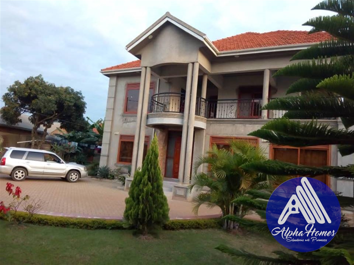 Mansion for sale in Kira Wakiso