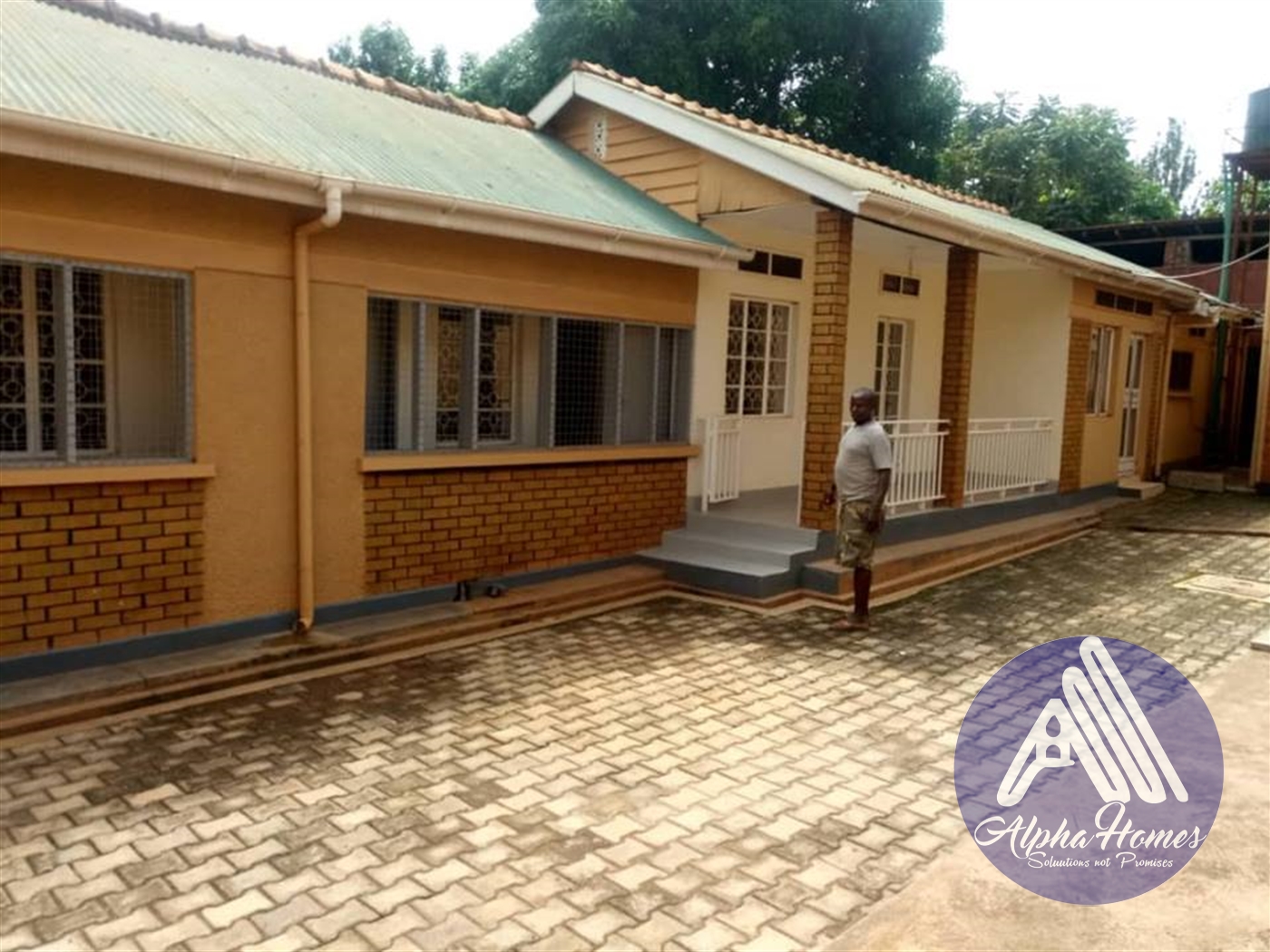 Semi Detached for rent in Bukoto Kampala