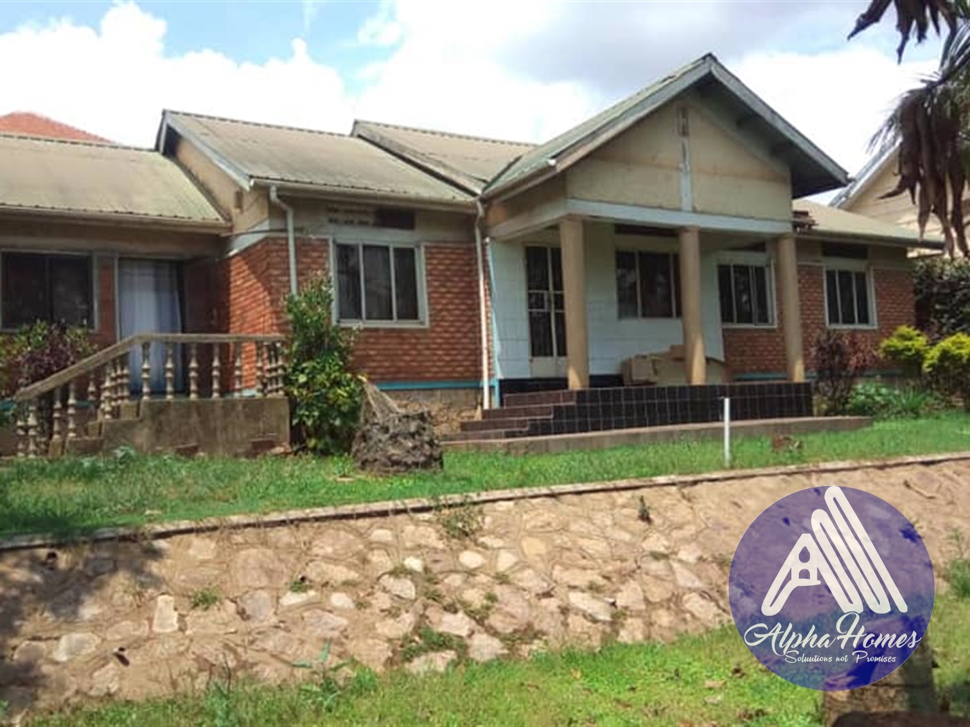 Bungalow for sale in Kamwokya Kampala