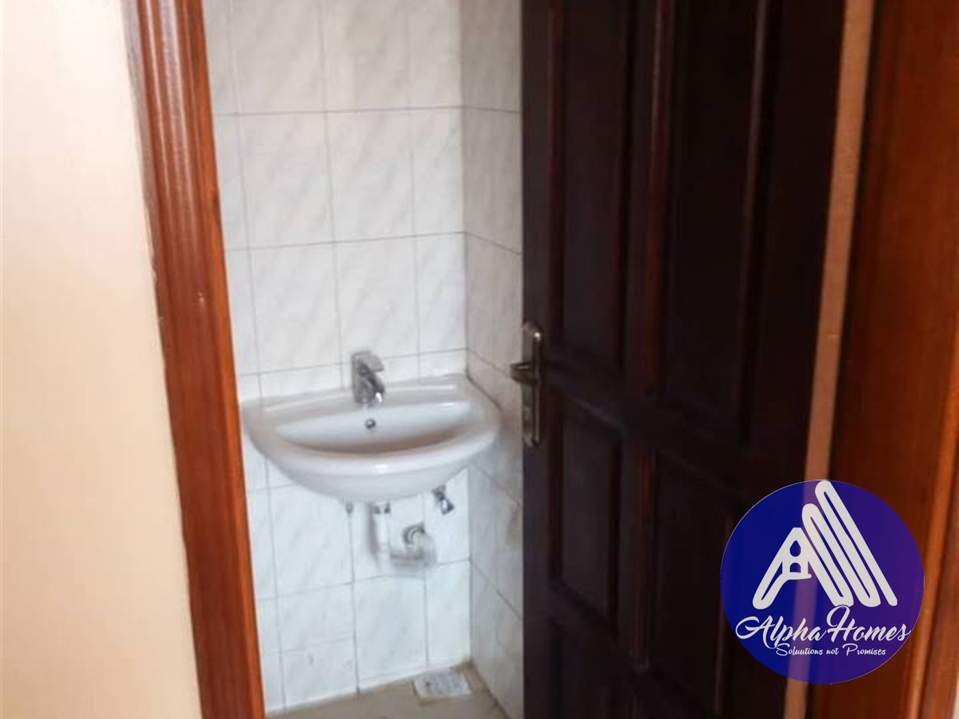 Semi Detached for rent in Naalya Kampala