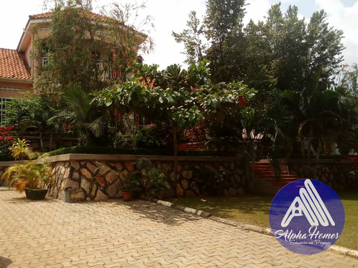 Duplex for sale in Munyonyo Wakiso