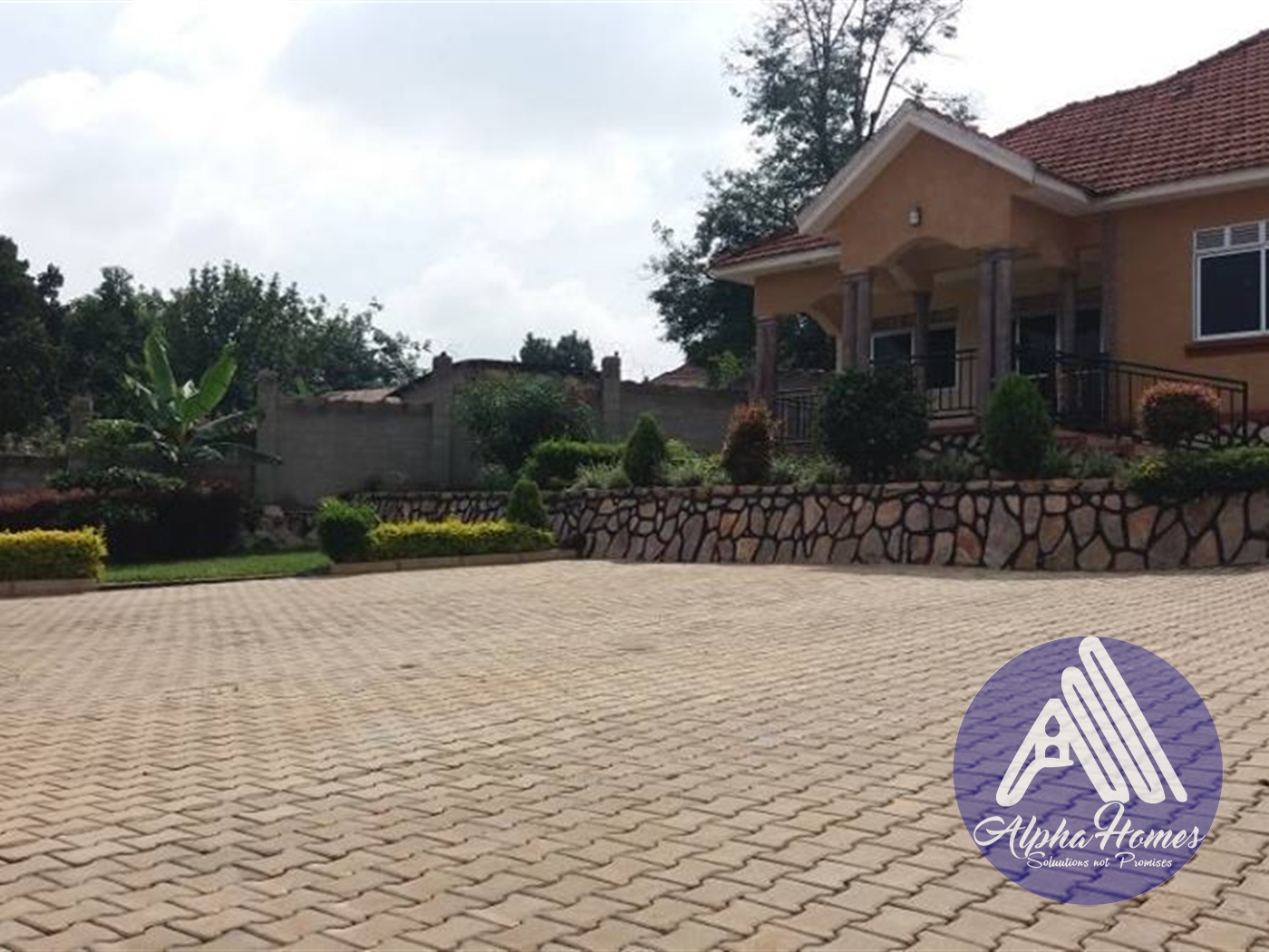 Bungalow for rent in Bukoto Kampala