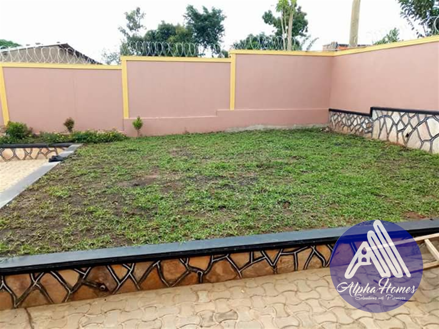 Semi Detached for rent in Kyanja Kampala