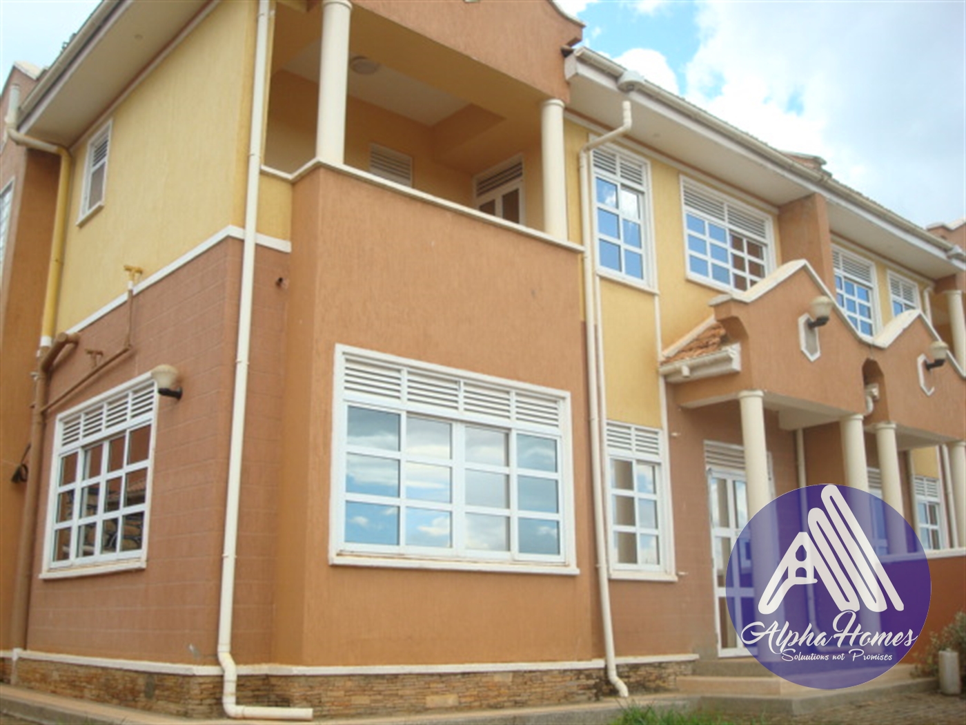 Duplex for rent in Naalya Kampala