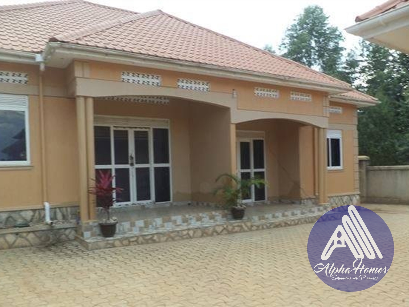 Semi Detached for rent in Mpererwe Kampala