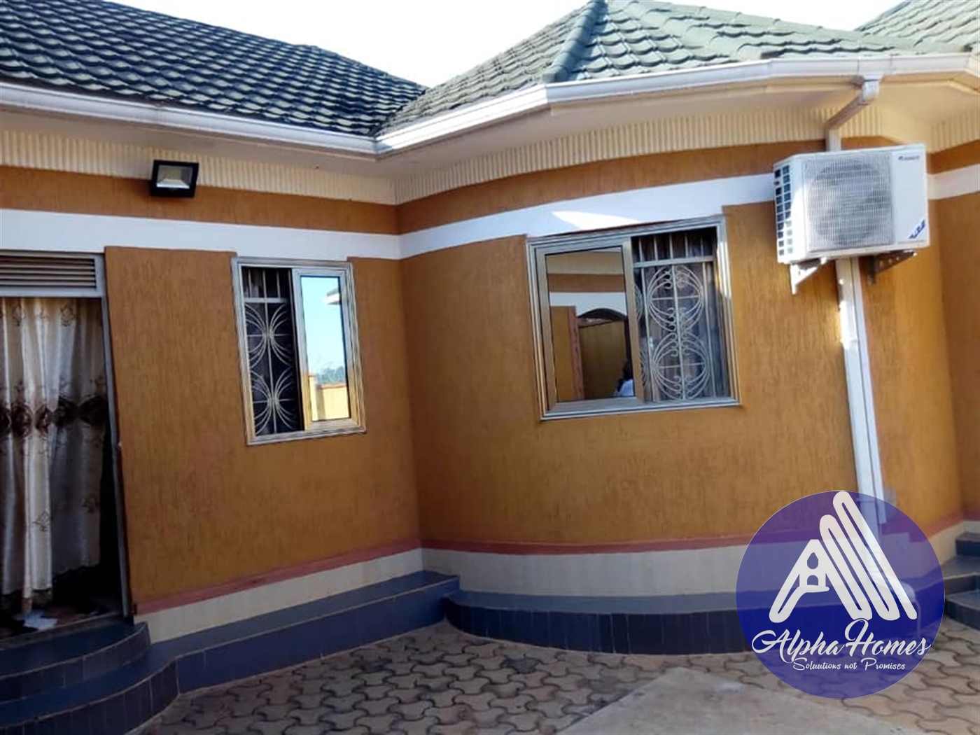 Bungalow for rent in Mutundwe Wakiso