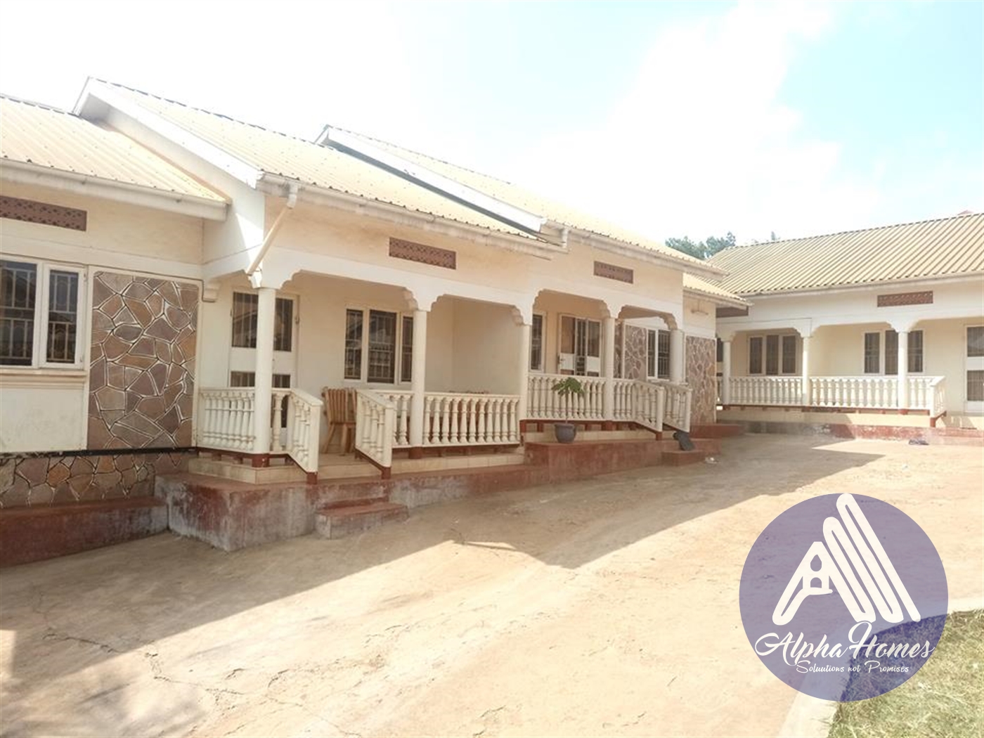 Semi Detached for rent in Kisaasi Kampala