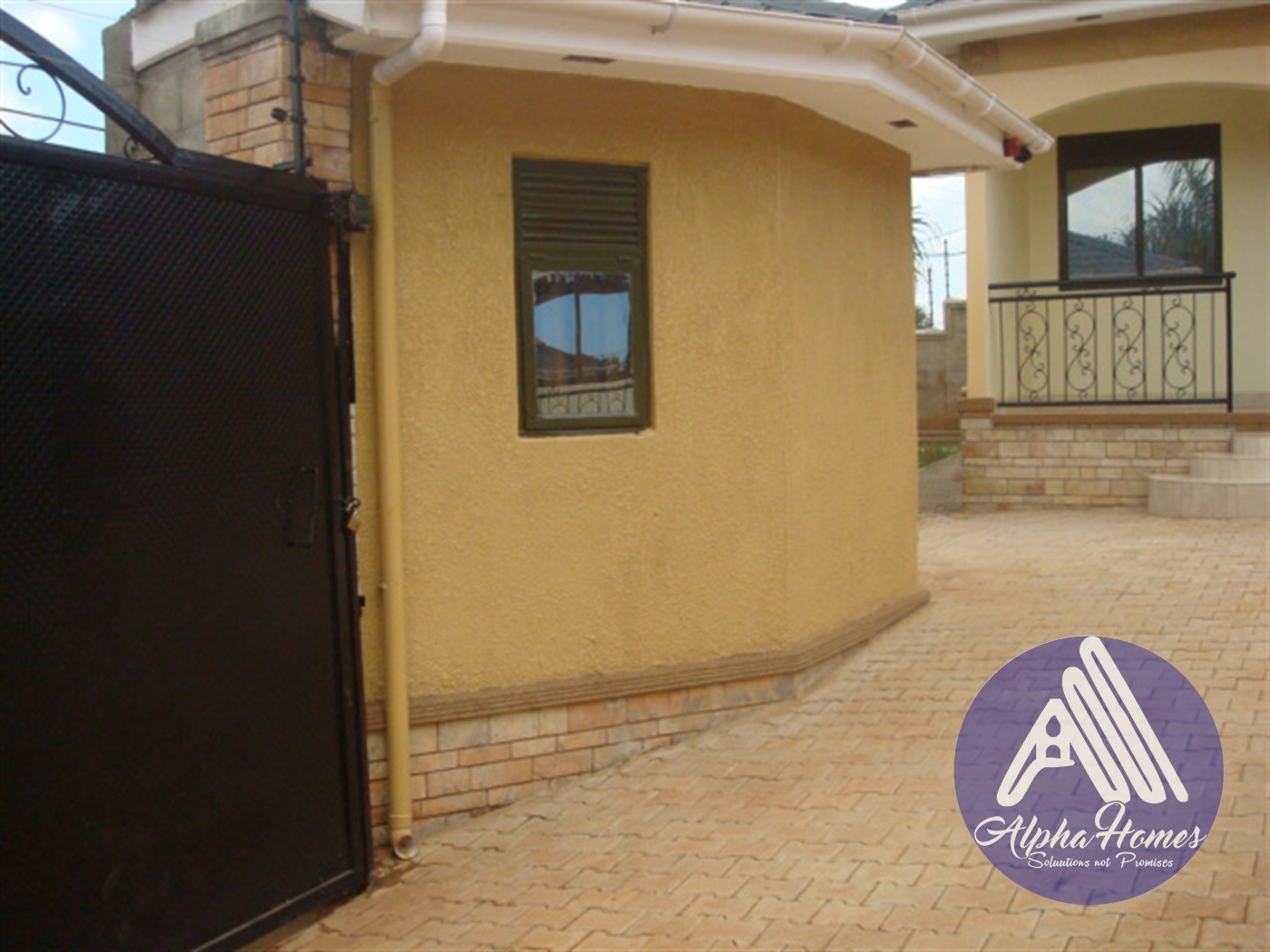 Semi Detached for rent in Kisaasi Kampala