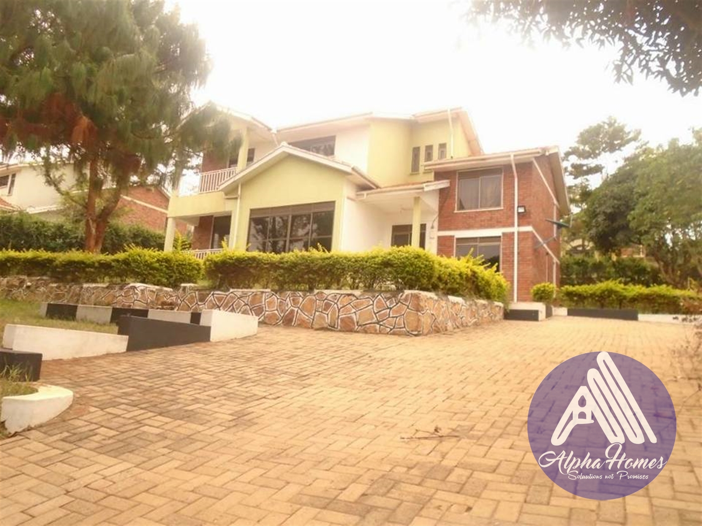 Mansion for sale in Kitende Wakiso