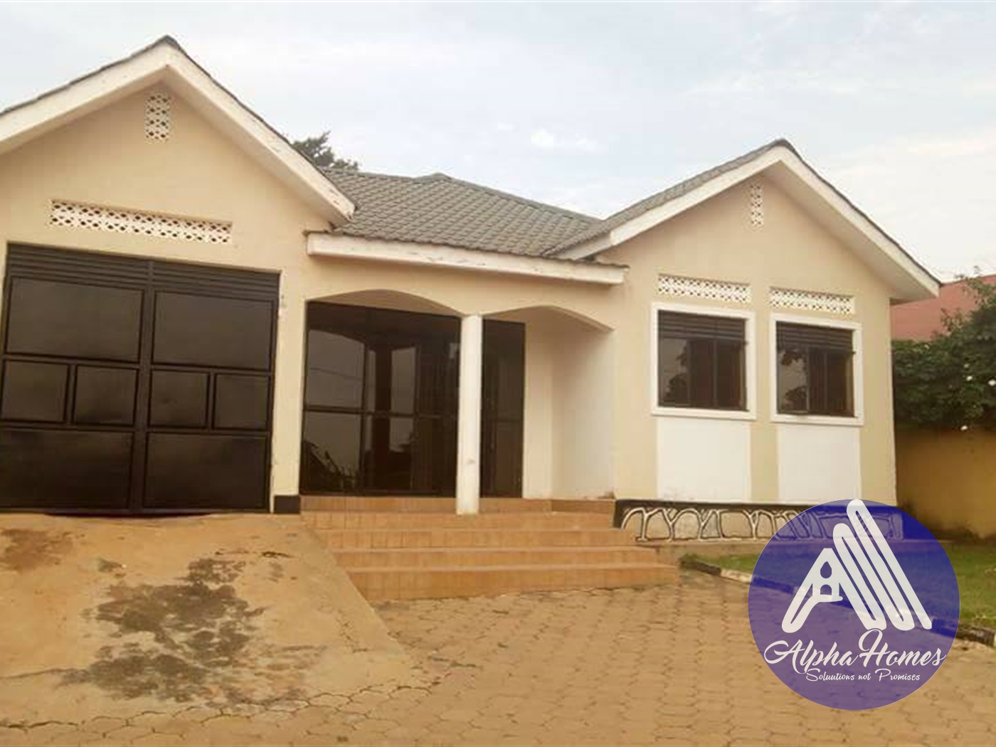 Bungalow for rent in Naalya Kampala