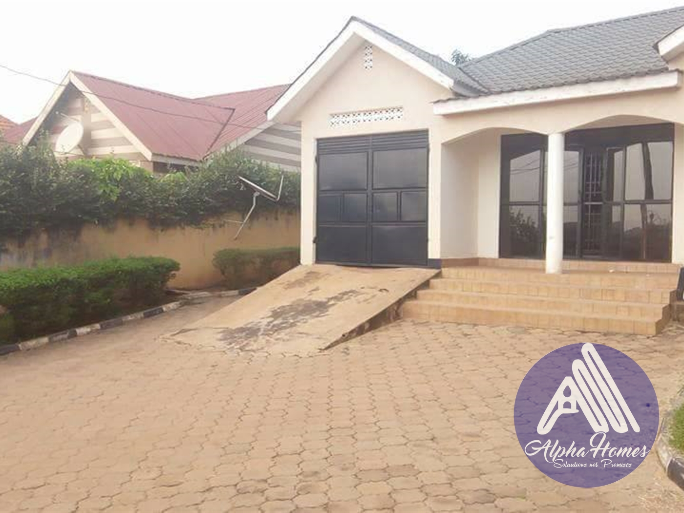 Bungalow for rent in Naalya Kampala