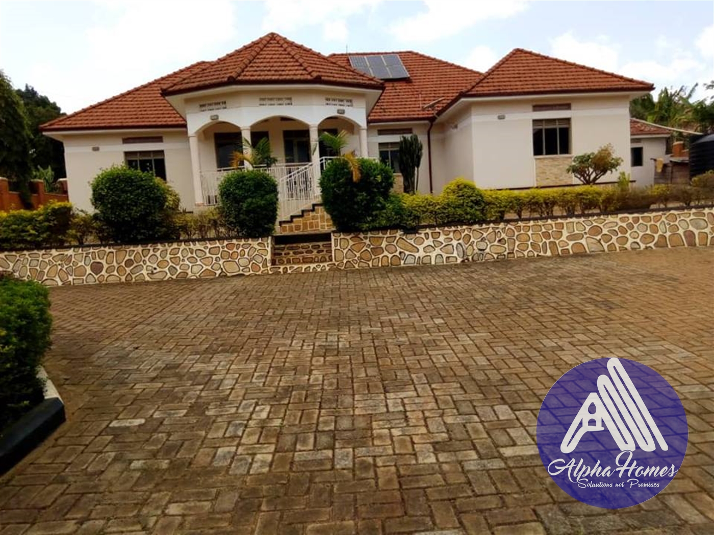 Bungalow for sale in Kitende Wakiso