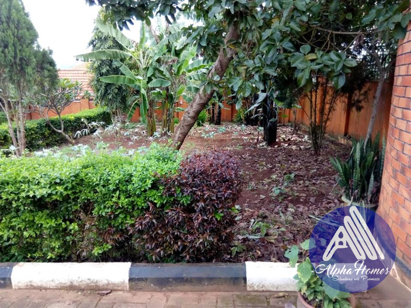 Bungalow for sale in Kitende Wakiso