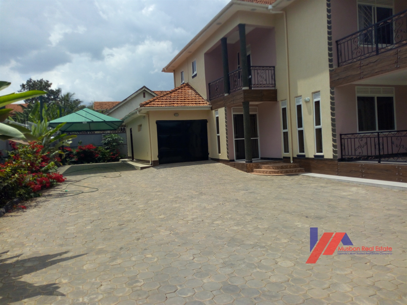 Mansion for sale in Munyonyo Kampala