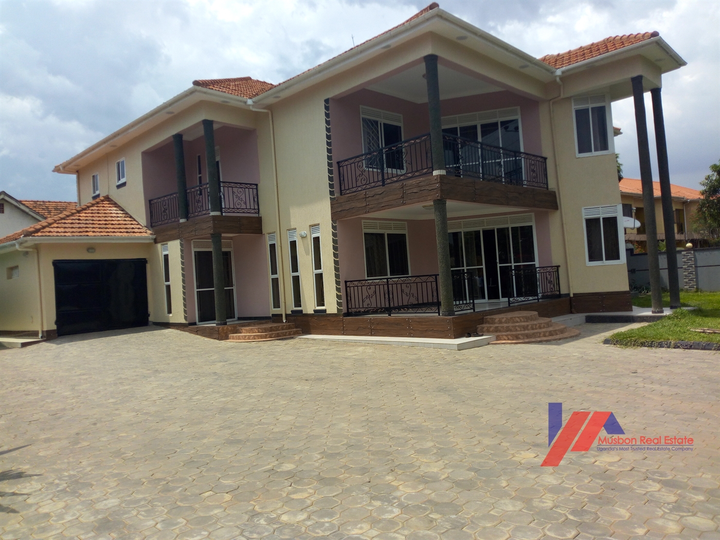 Mansion for sale in Bbunga Kampala