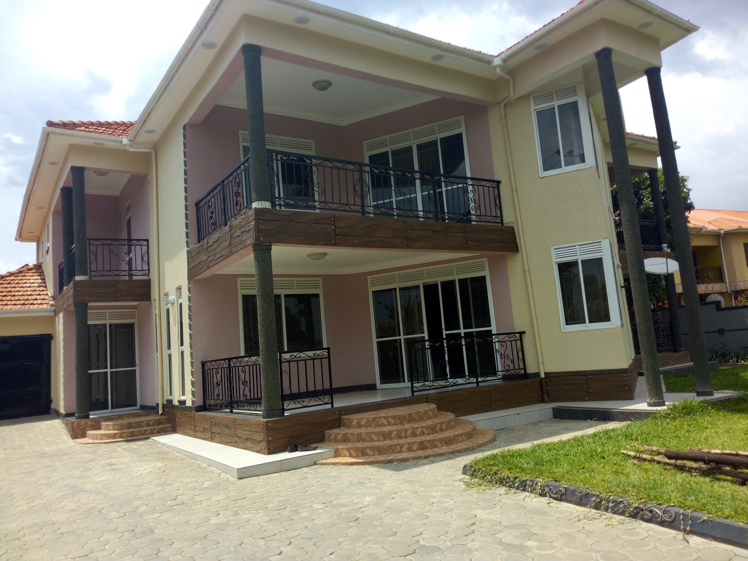 Mansion for sale in Bbunga Kampala